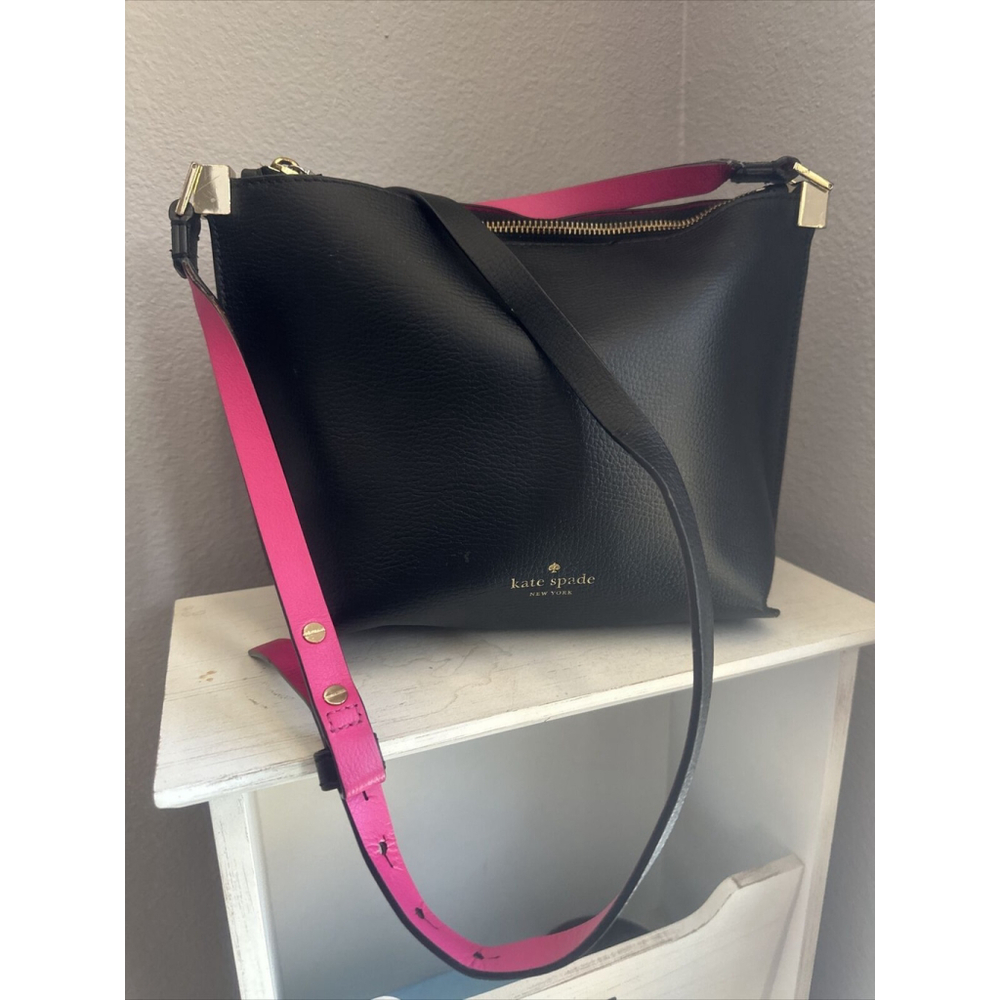 KATE SPADE 2016 "FOSTER COURT" PEPPER SHOULDER BAG; BLACK/ SWEET HEART PINK Read